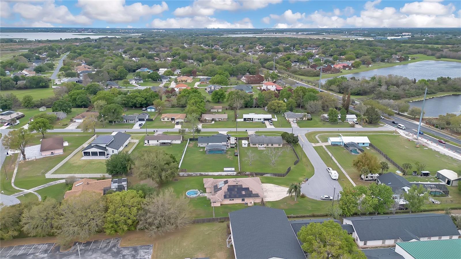 Image 37 of 40 For 1980 Summer Court