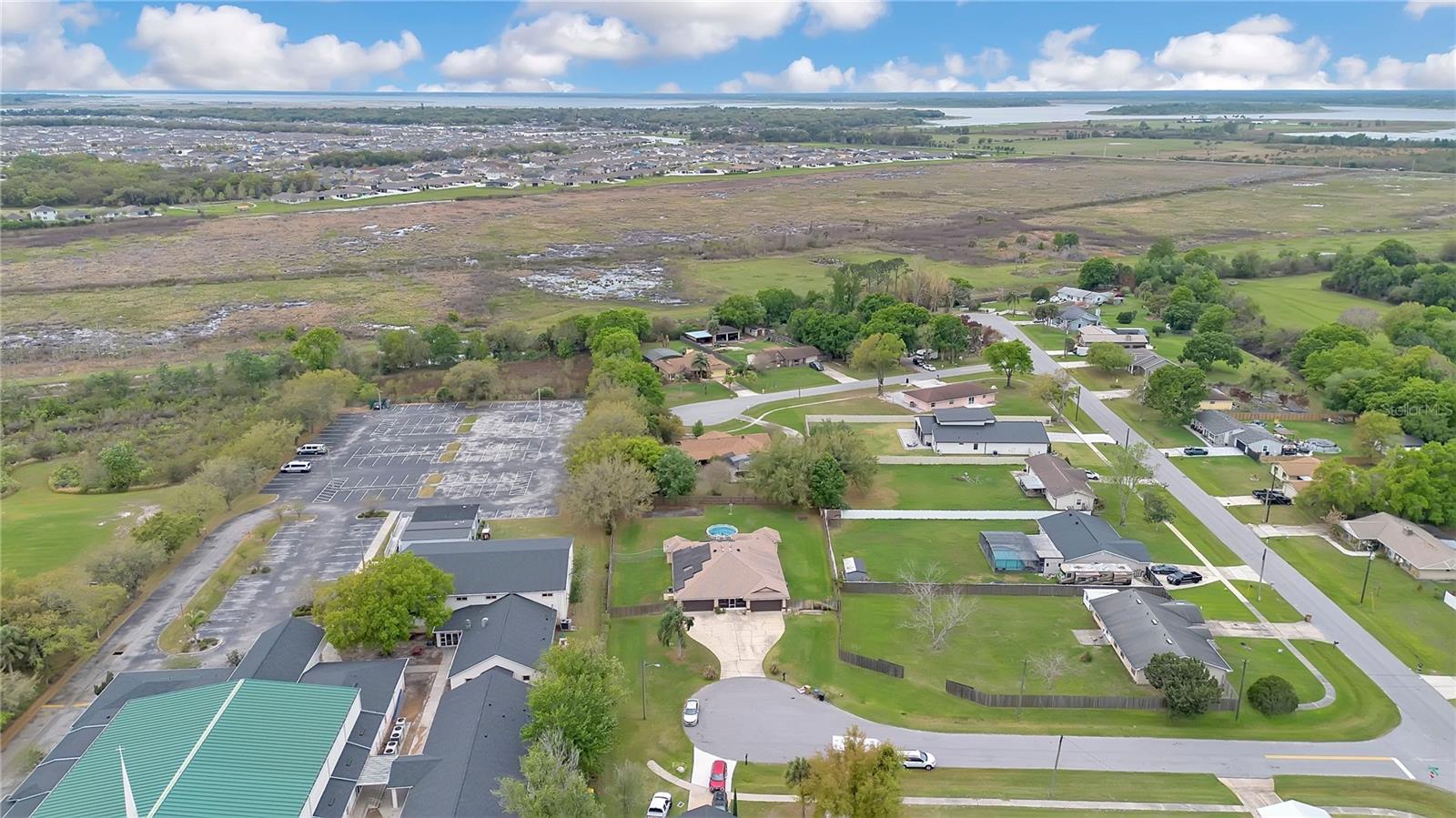 Image 39 of 40 For 1980 Summer Court