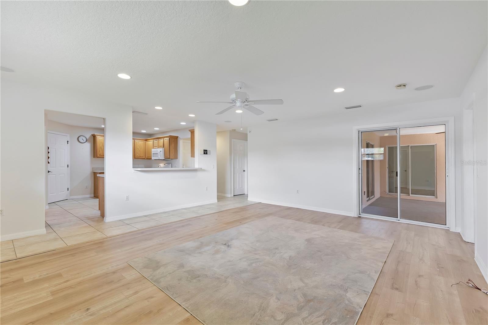 Image 4 of 40 For 1980 Summer Court