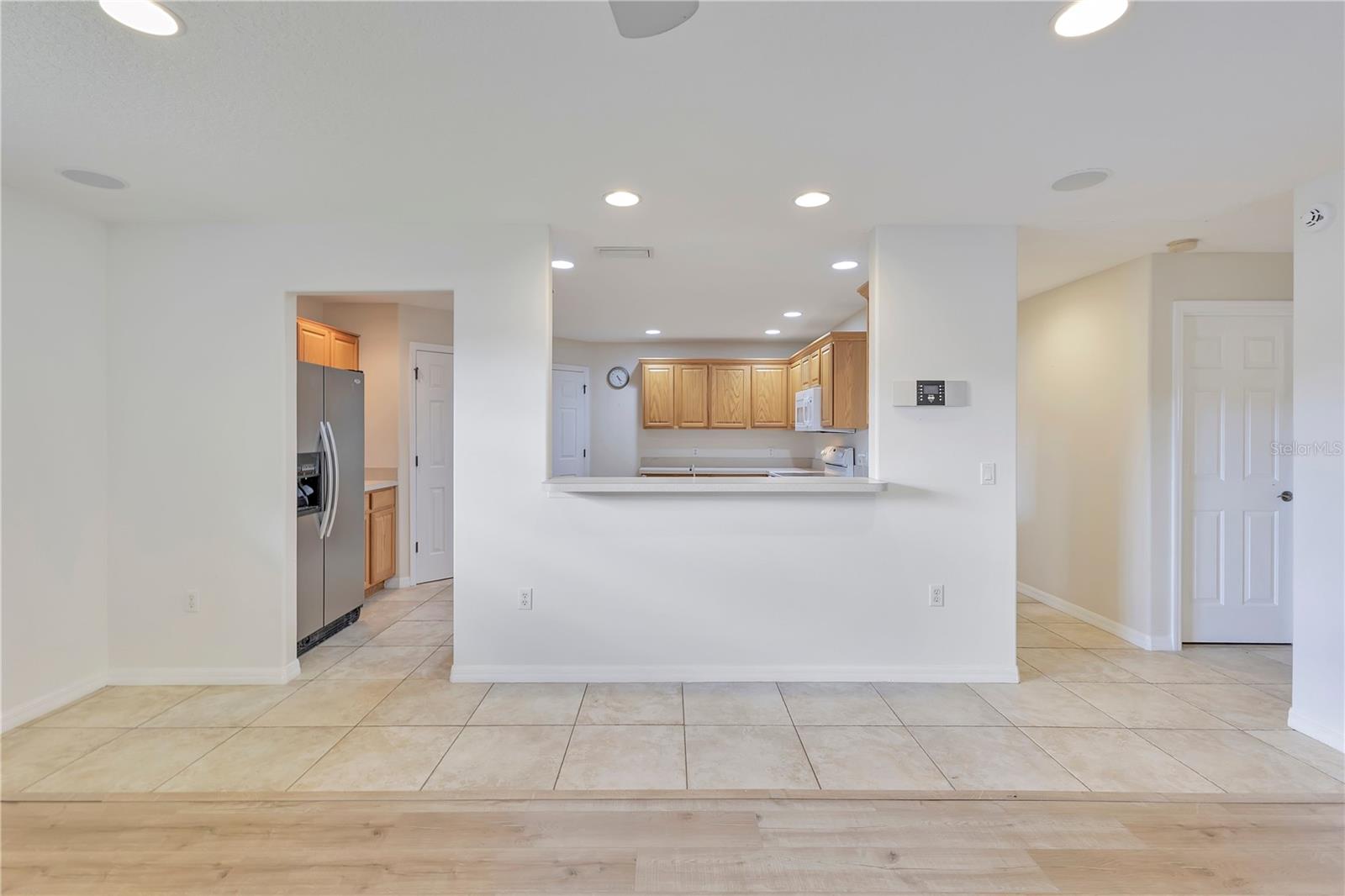 Image 5 of 40 For 1980 Summer Court