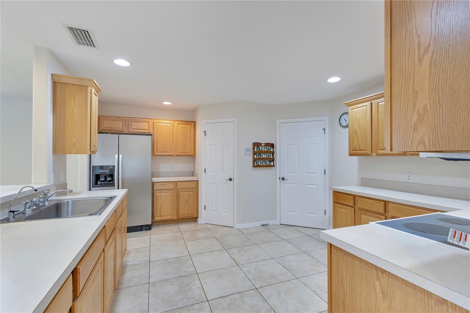 Image 8 of 40 For 1980 Summer Court