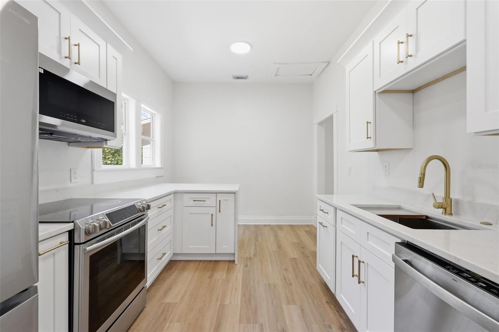 Image 20 of 47 For 10012 10th Street