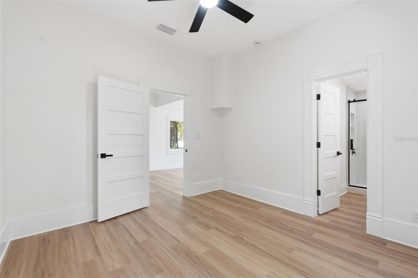 Image 23 of 47 For 10012 10th Street