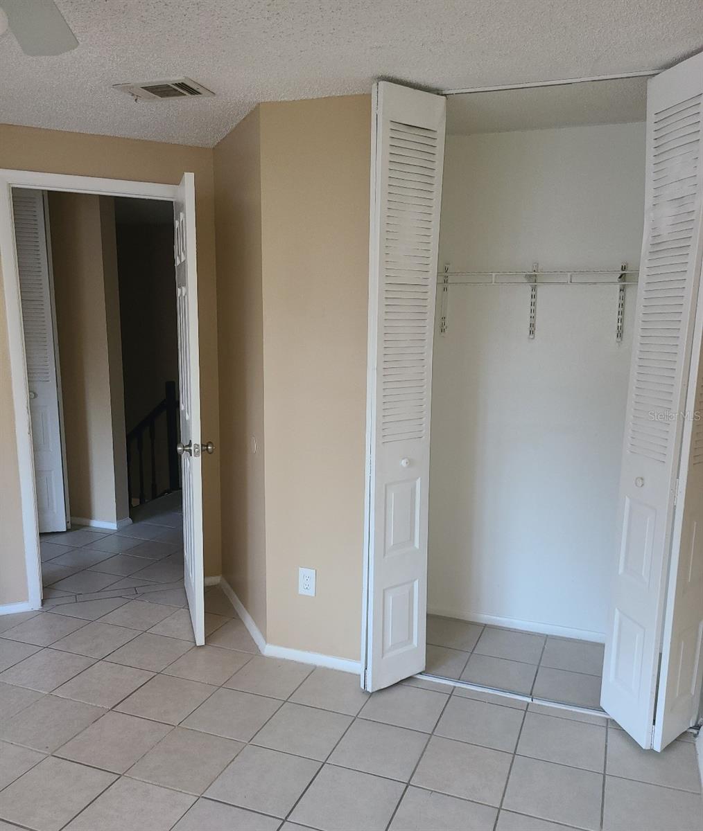 Image 15 of 19 For 4910 Silver Oaks Village B