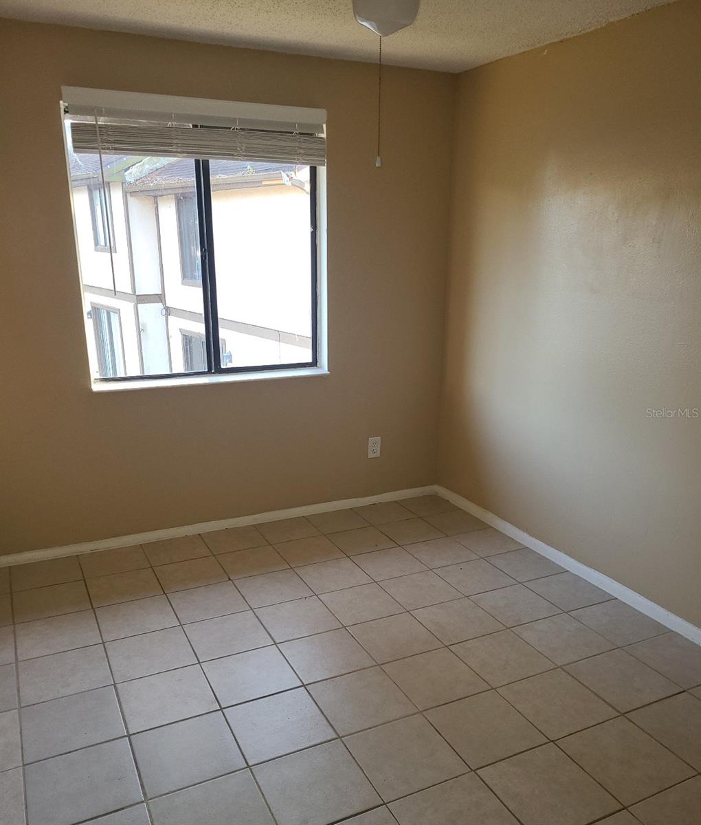 Image 16 of 19 For 4910 Silver Oaks Village B