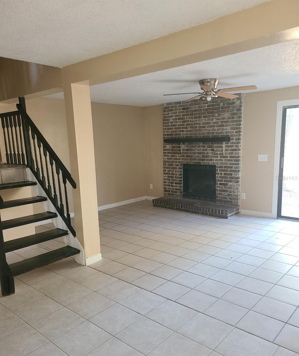 Image 3 of 19 For 4910 Silver Oaks Village B