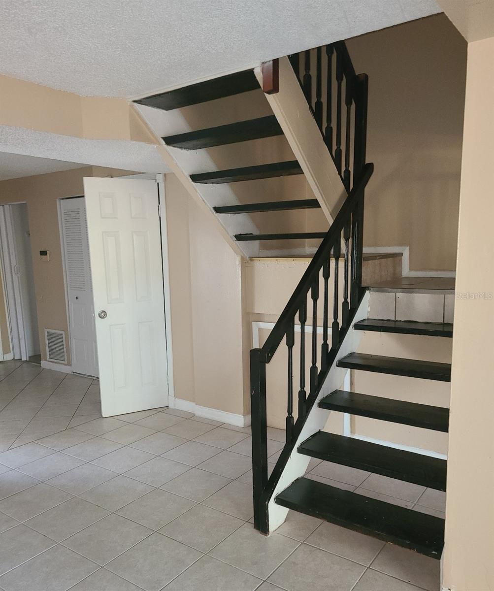 Image 4 of 19 For 4910 Silver Oaks Village B