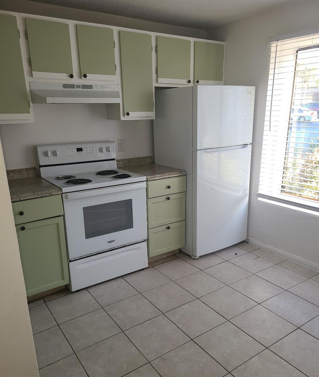 Image 8 of 19 For 4910 Silver Oaks Village B