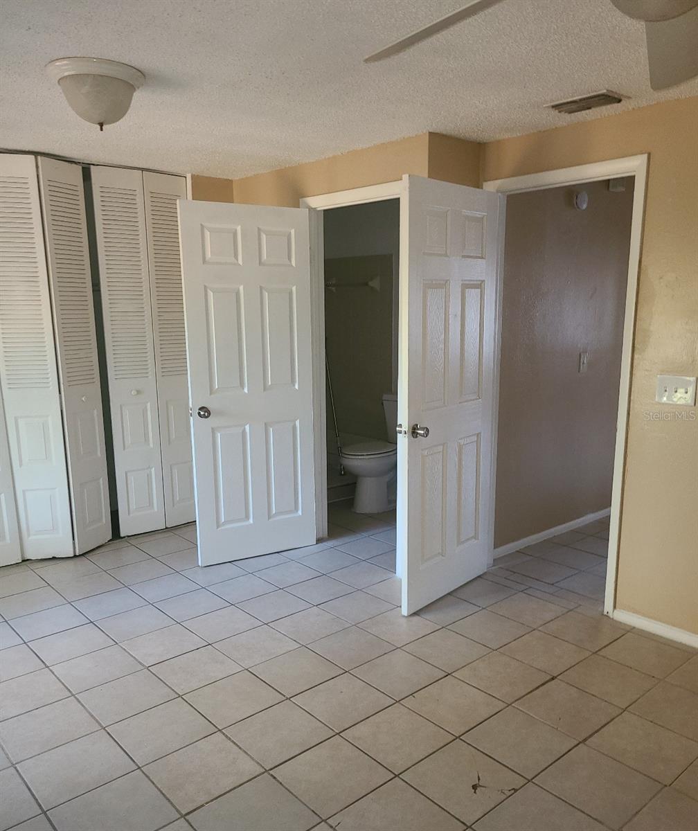 Image 9 of 19 For 4910 Silver Oaks Village B