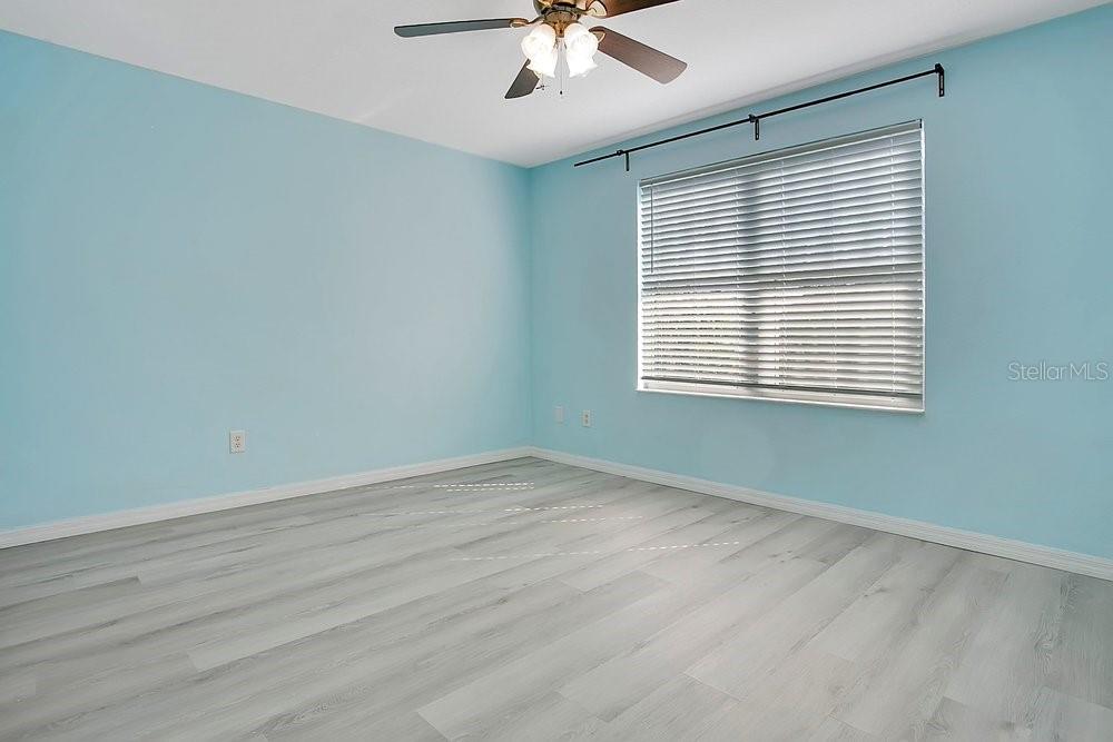 Image 21 of 40 For 14149 Lake Live Oak Drive