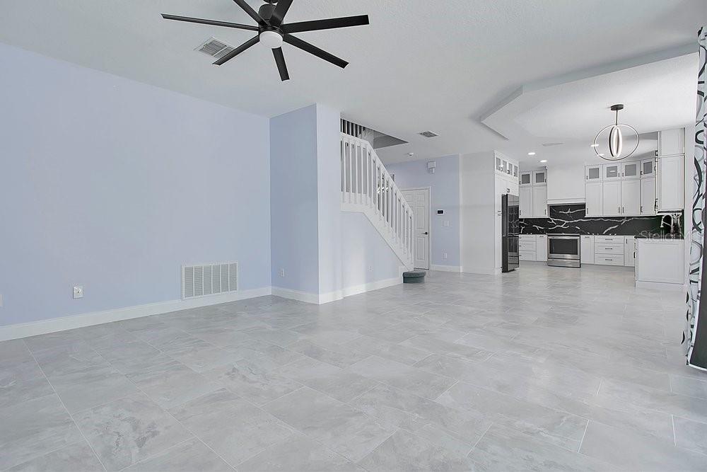 Image 4 of 40 For 14149 Lake Live Oak Drive