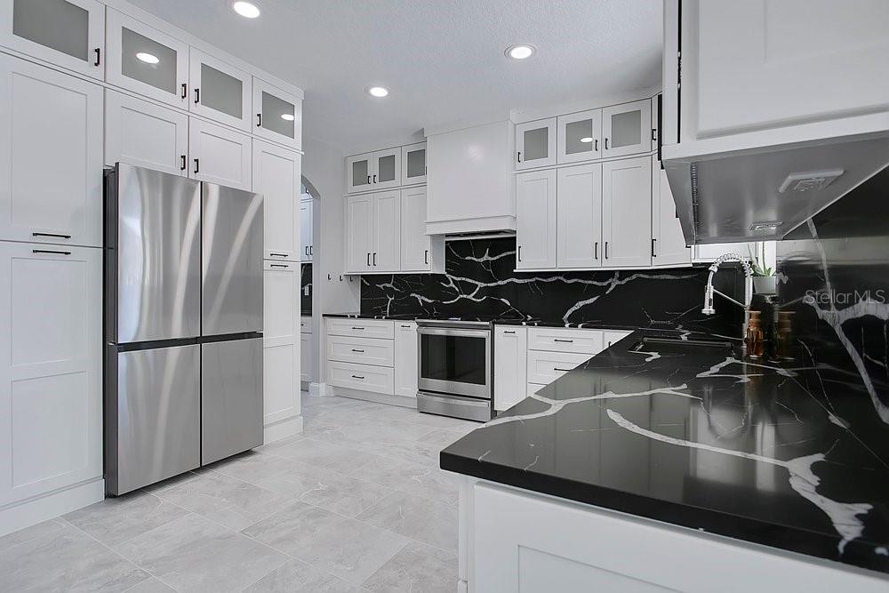 Image 5 of 40 For 14149 Lake Live Oak Drive