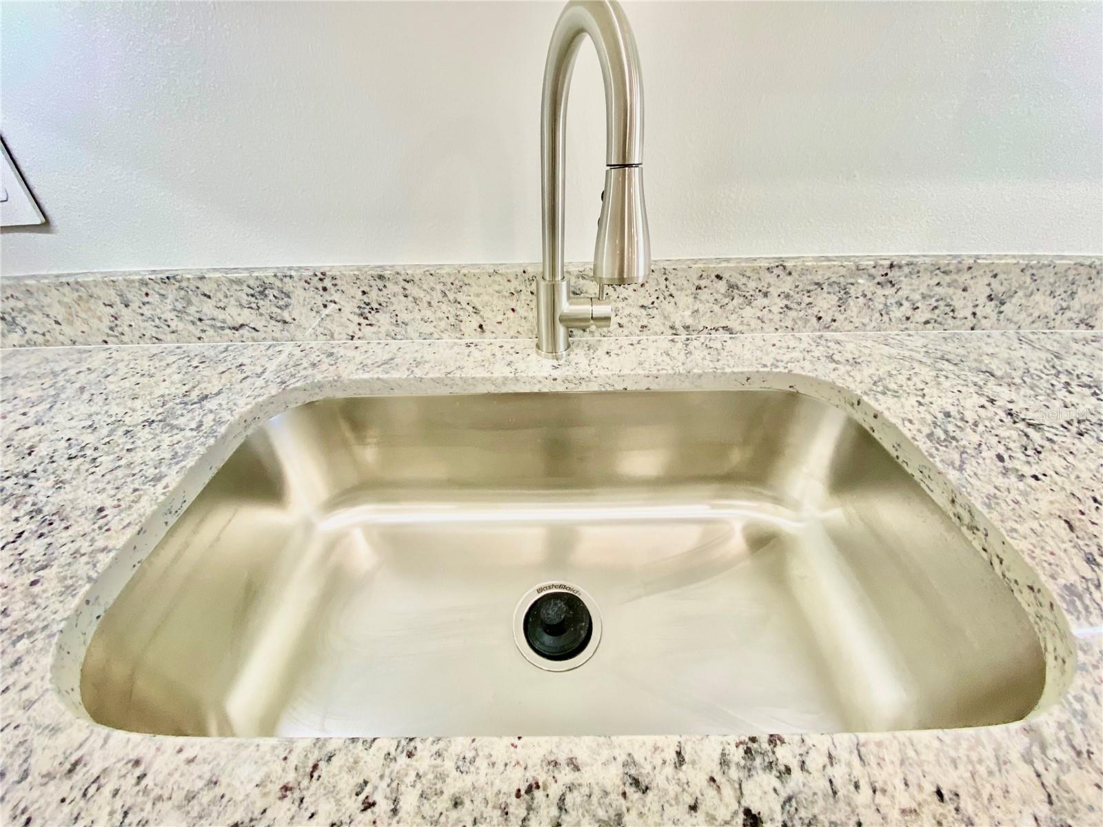 Image 22 of 67 For 10008 Massey Street