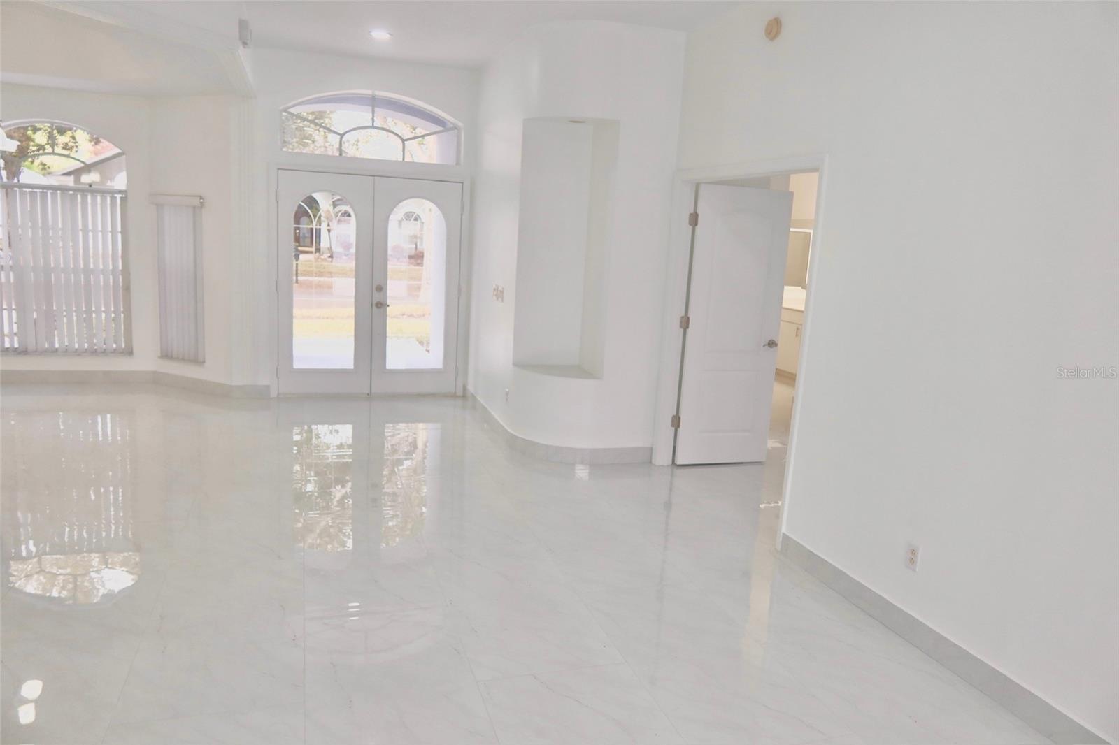 Image 6 of 30 For 10007 Newington Drive