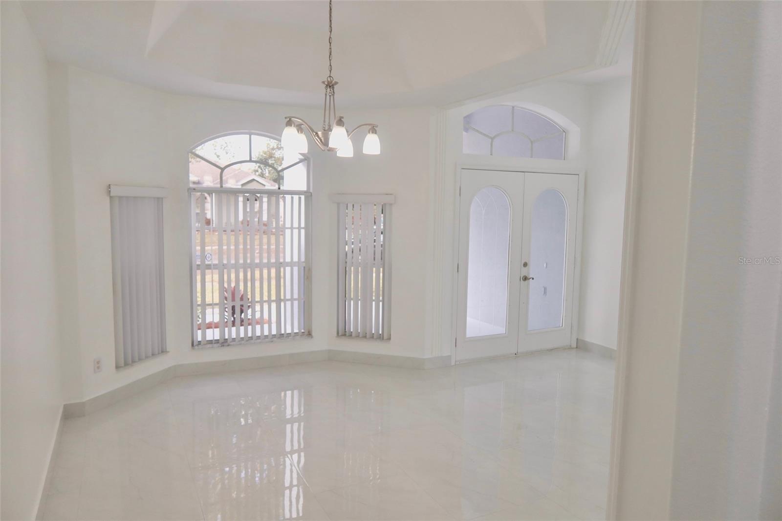 Image 7 of 30 For 10007 Newington Drive