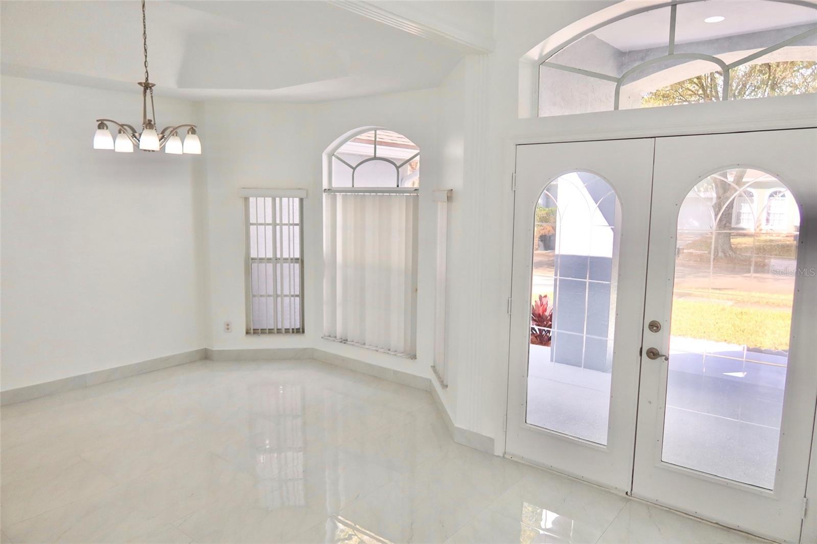 Image 8 of 30 For 10007 Newington Drive