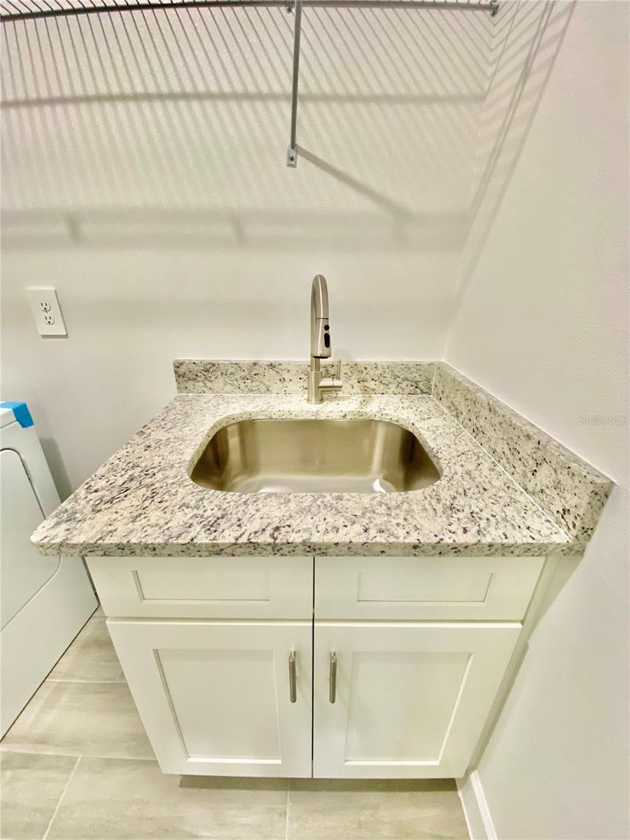 Image 42 of 73 For 10002 Massey Street