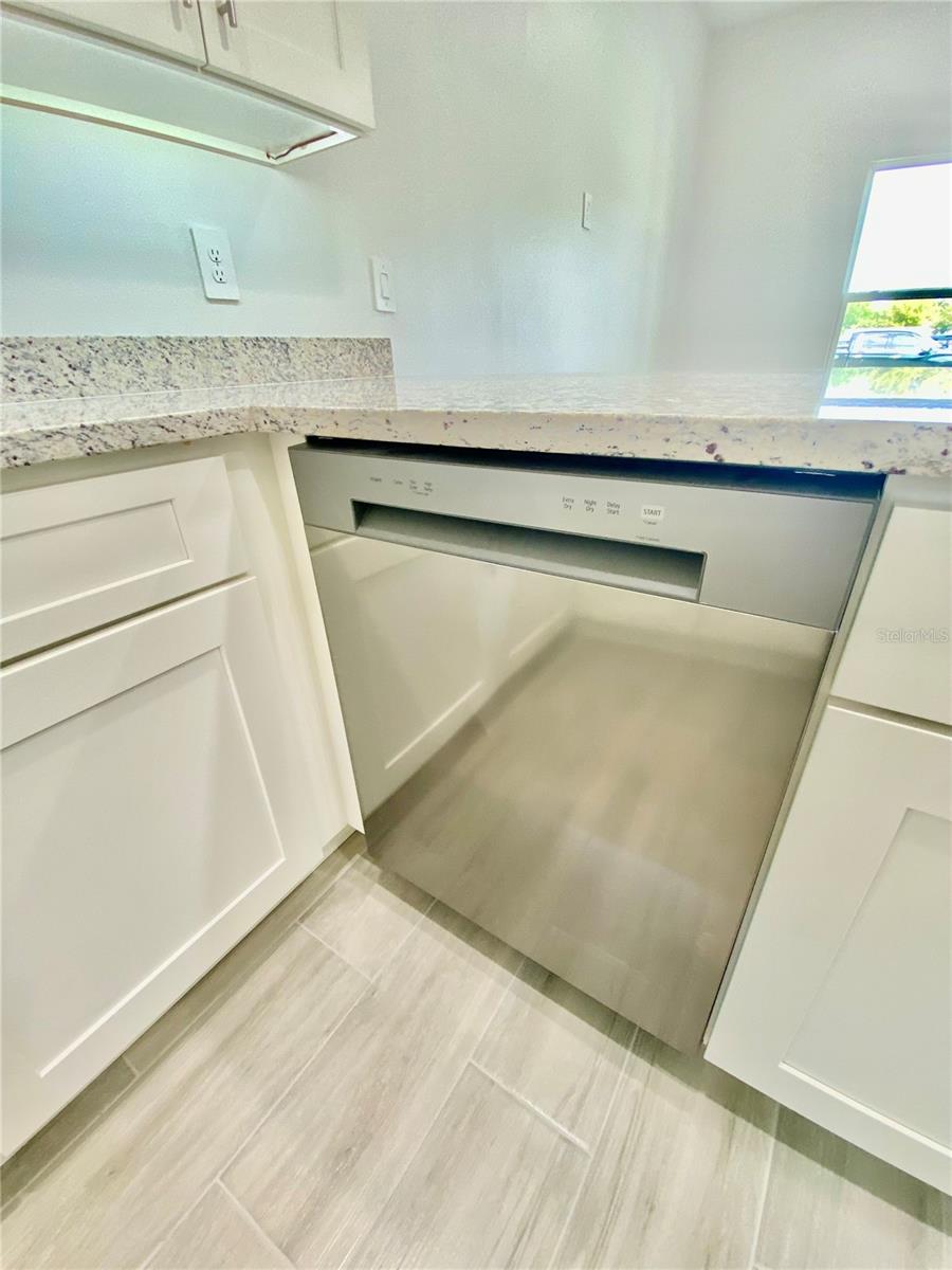 Image 57 of 73 For 10002 Massey Street