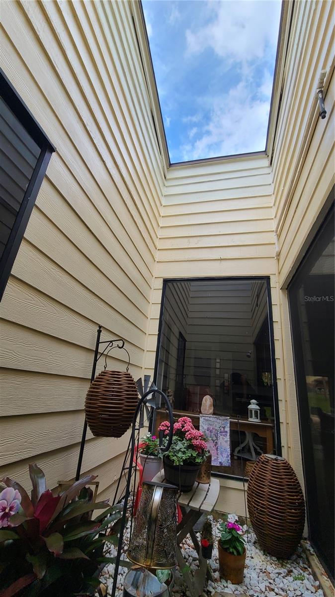 Image 18 of 50 For 708 Teal Lane