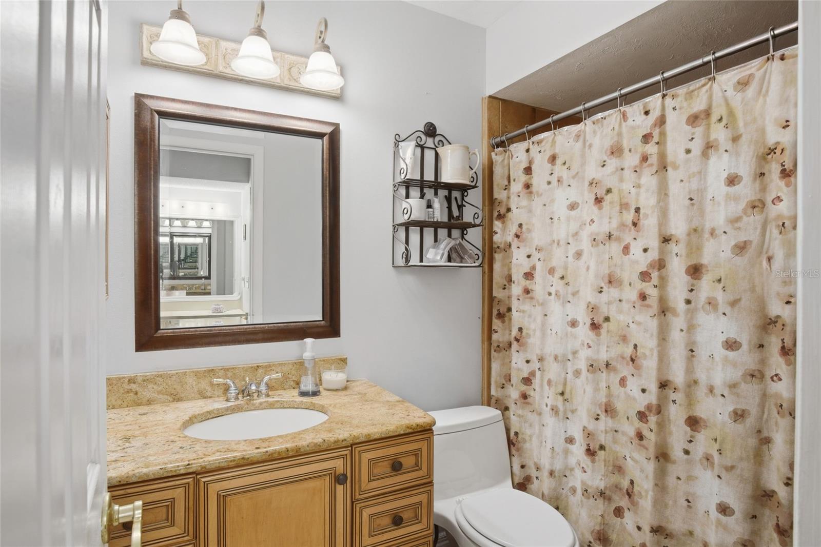 Image 27 of 50 For 708 Teal Lane