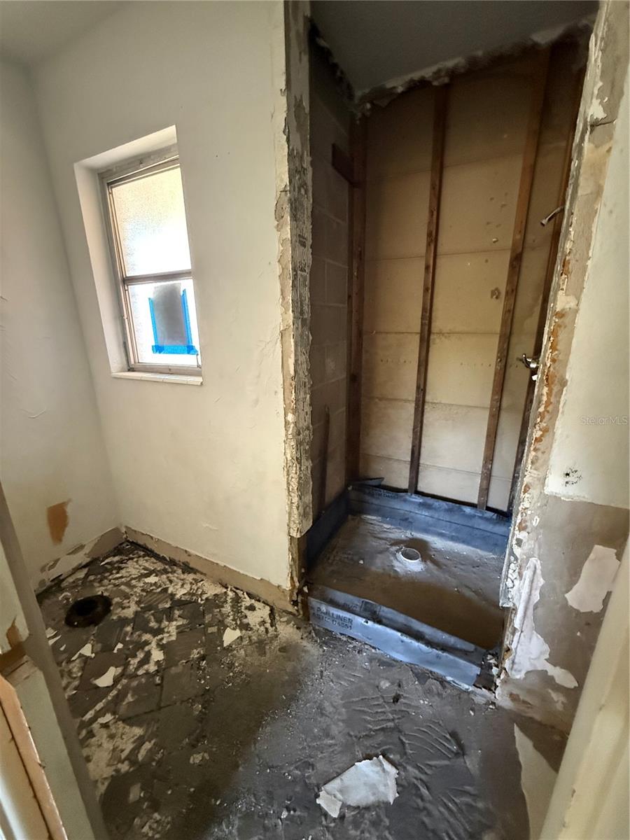 Image 17 of 23 For 600 53rd Court