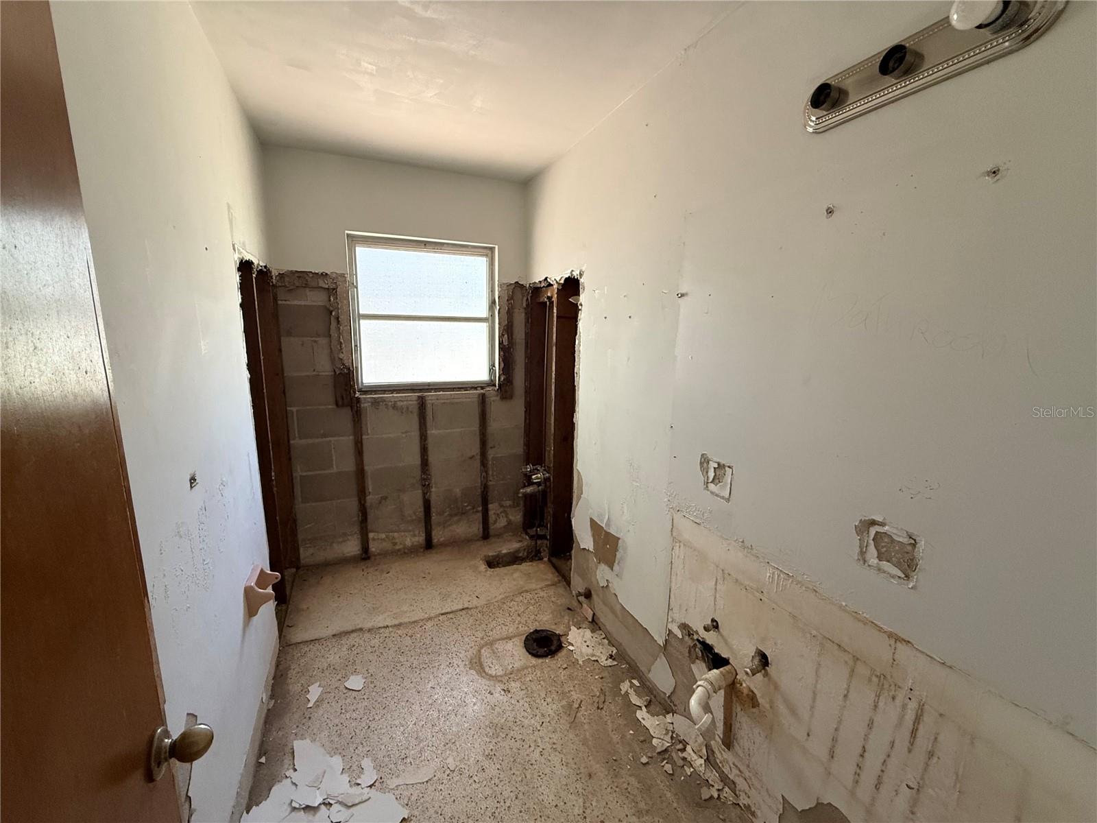 Image 20 of 23 For 600 53rd Court