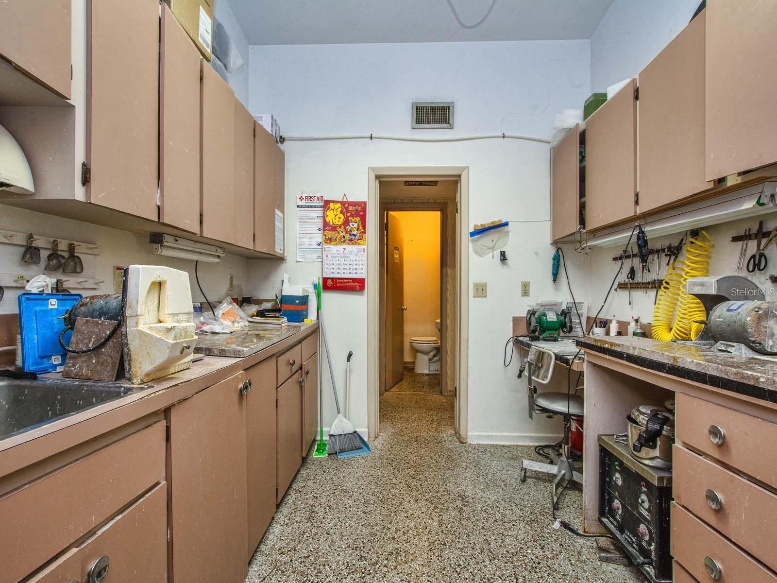 Image 17 of 25 For 404 Perkins Street