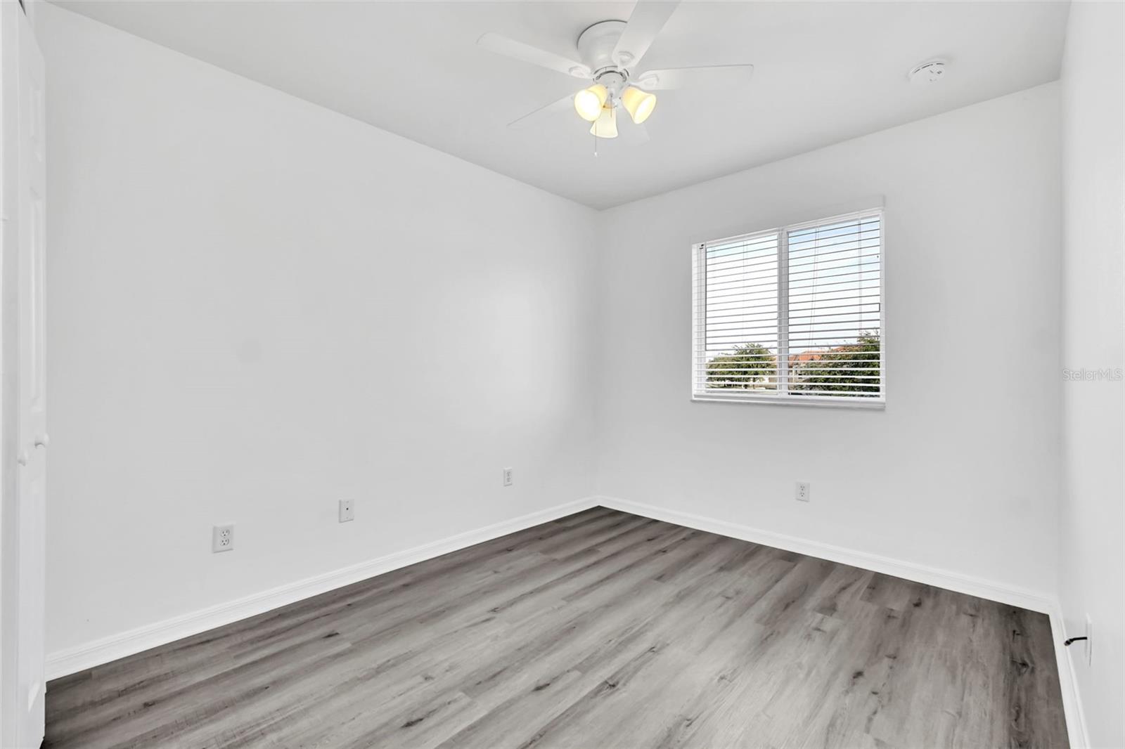 Image 16 of 26 For 1160 Beach Circle