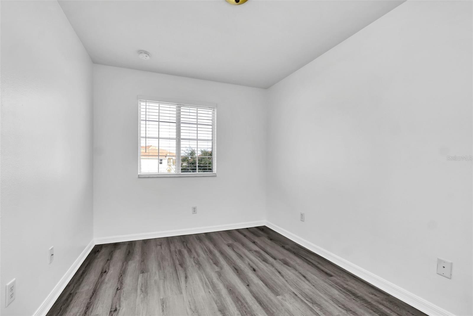 Image 18 of 26 For 1160 Beach Circle