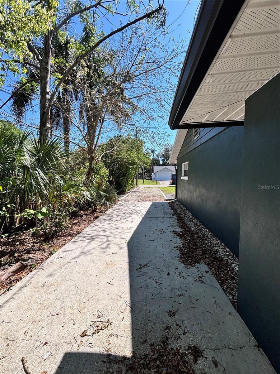 Image 3 of 19 For 3571 Lake Eleanor Drive