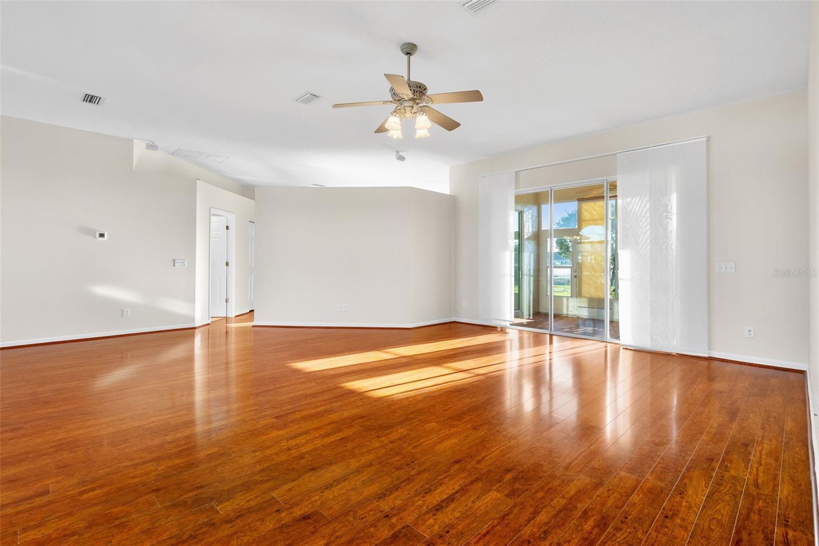 Image 13 of 44 For 1933 56th Terrace