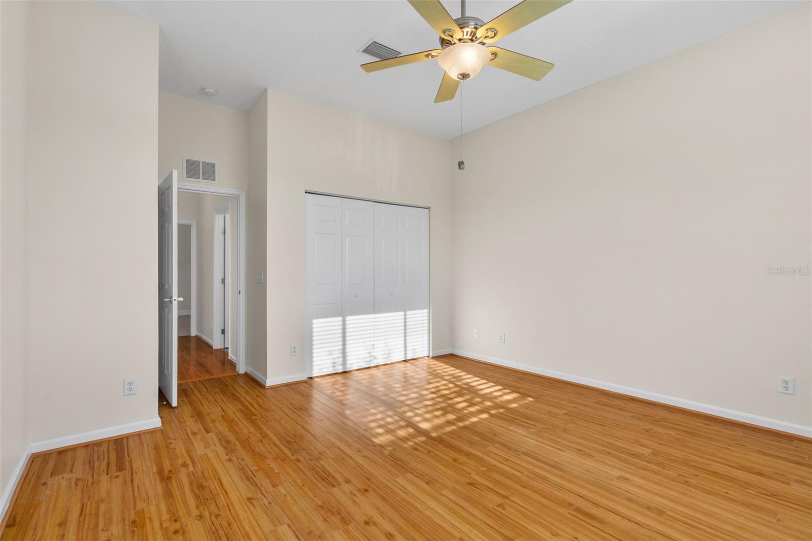 Image 23 of 44 For 1933 56th Terrace