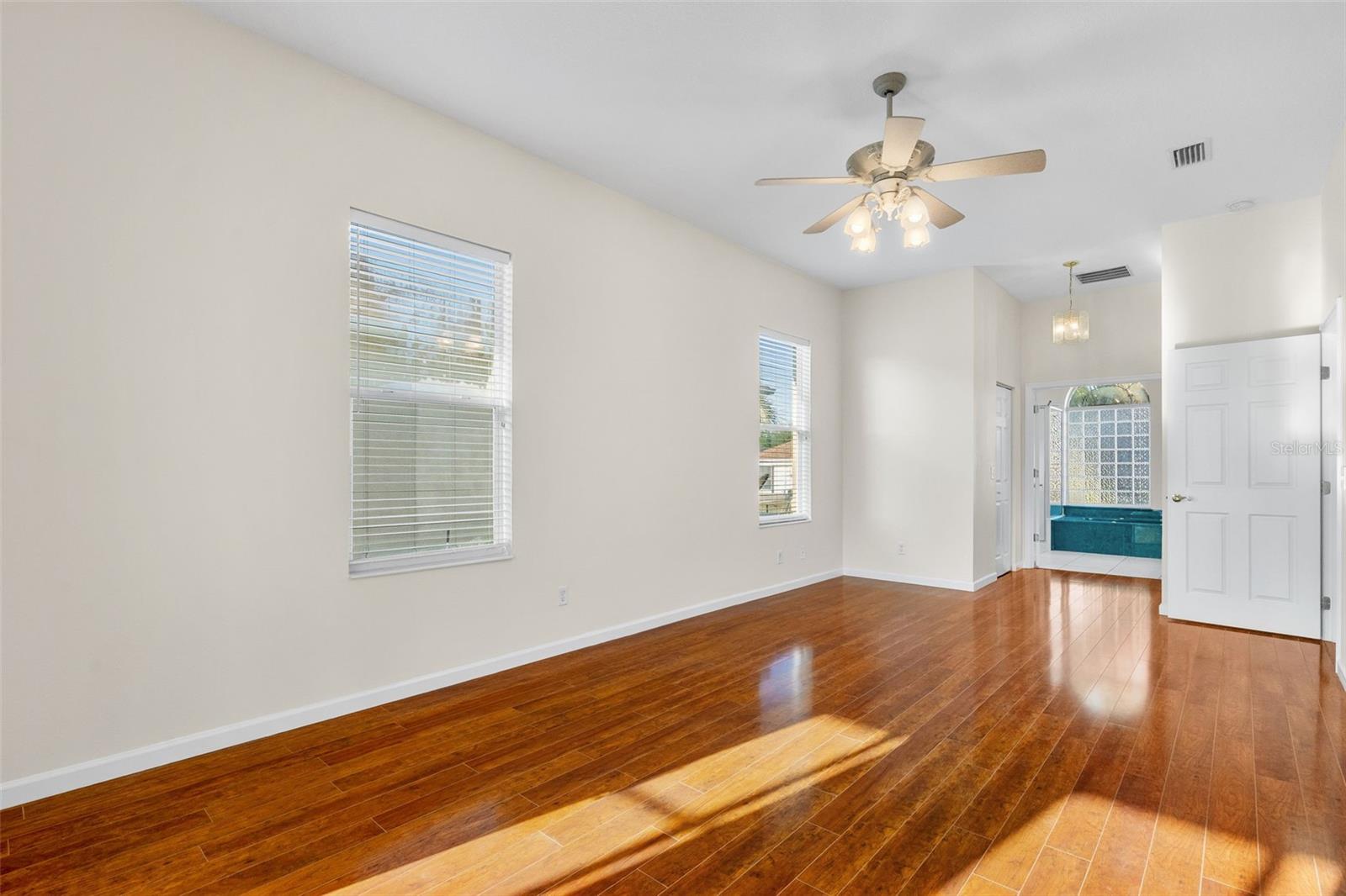 Image 25 of 44 For 1933 56th Terrace