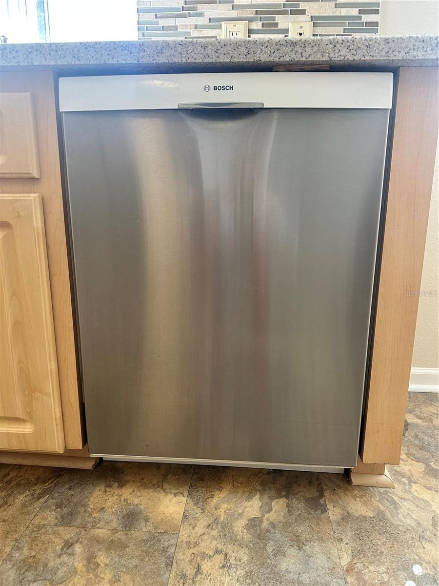 Image 35 of 44 For 1933 56th Terrace