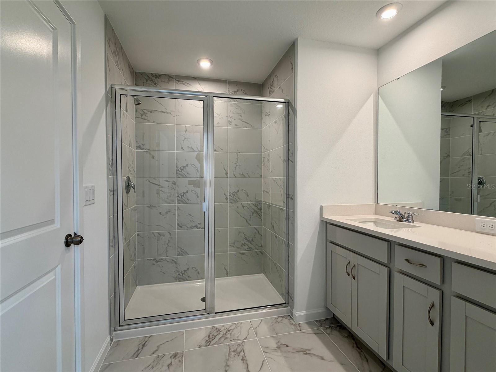 Image 18 of 53 For 9976 Red Canoe Alley