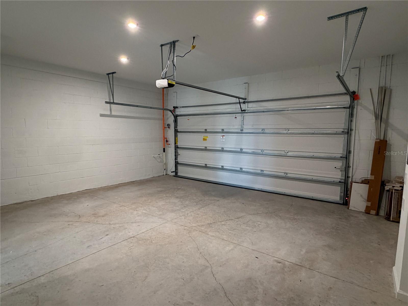 Image 30 of 53 For 9976 Red Canoe Alley