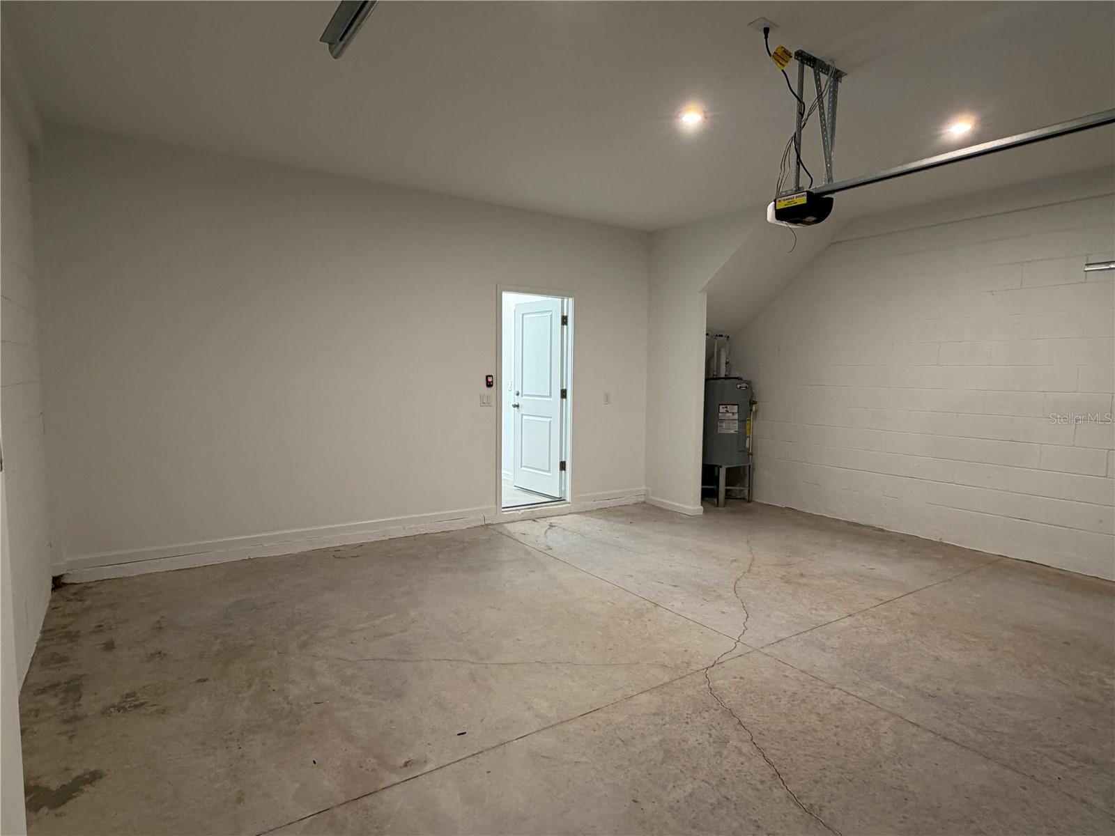 Image 31 of 53 For 9976 Red Canoe Alley