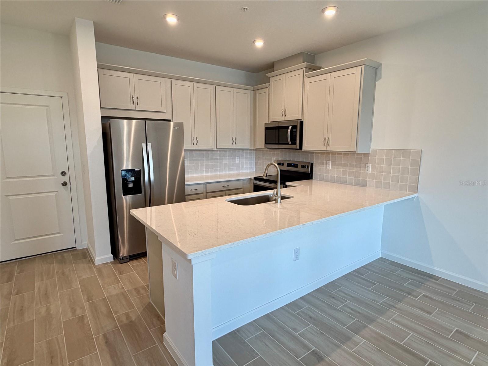 Image 6 of 53 For 9976 Red Canoe Alley