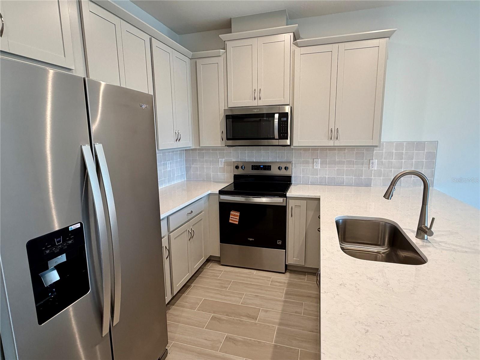 Image 7 of 53 For 9976 Red Canoe Alley