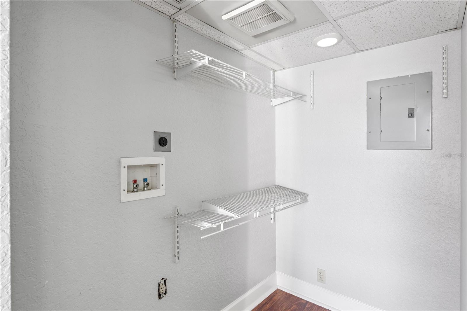 Image 11 of 34 For 151 Washington Street 501