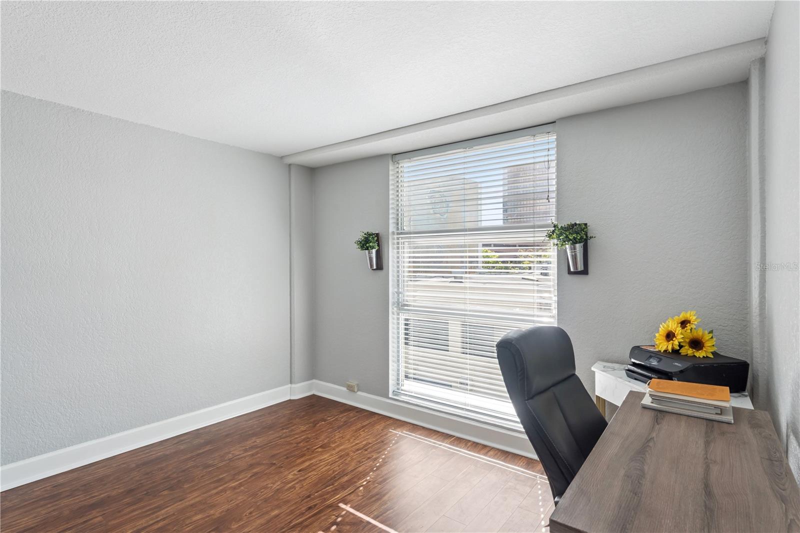 Image 14 of 34 For 151 Washington Street 501