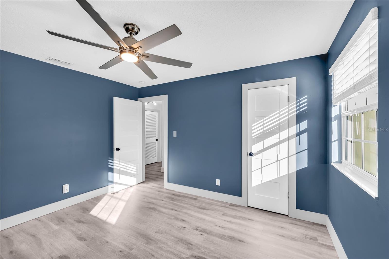 Image 21 of 31 For 1500 Gay Road 8d