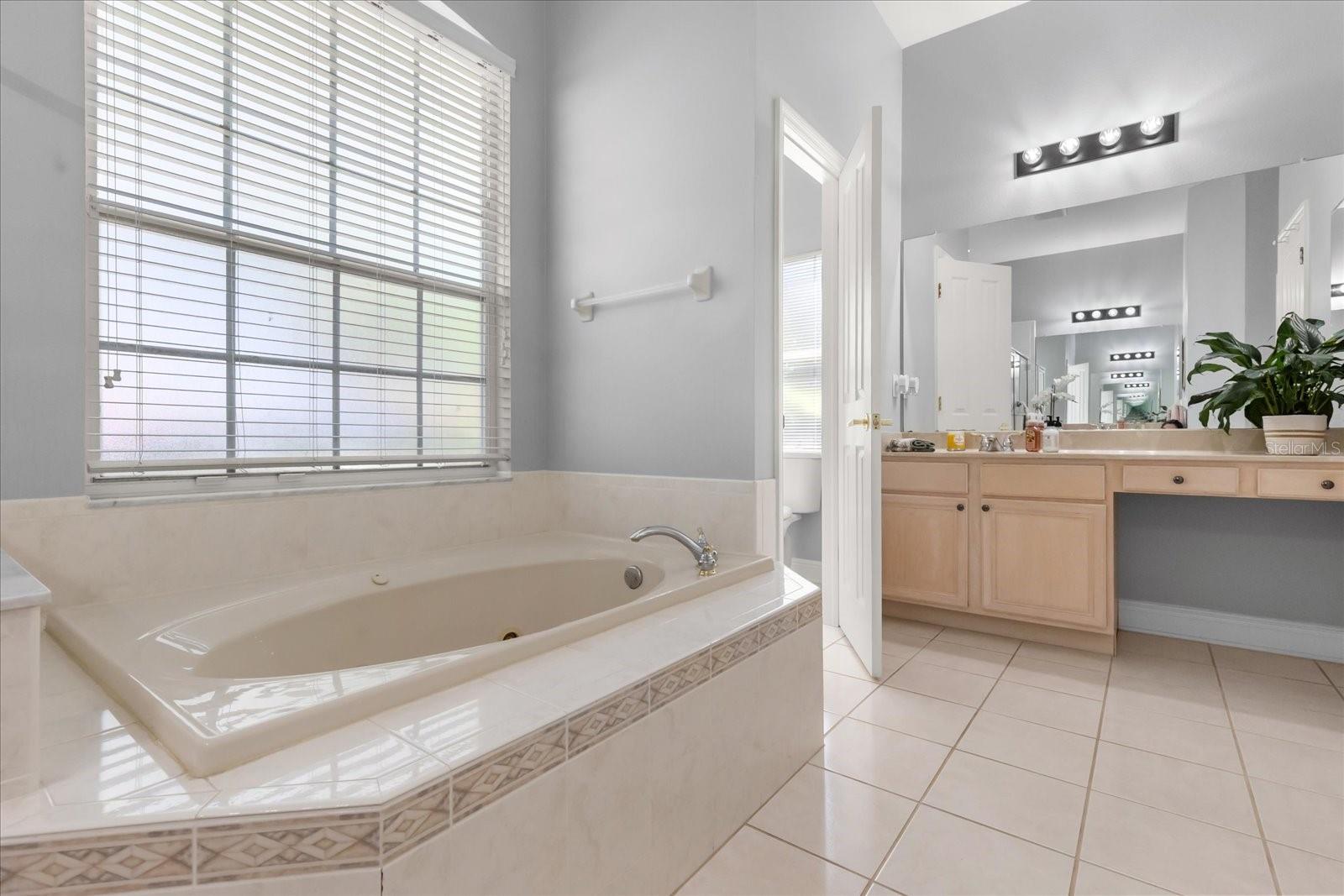 Image 18 of 44 For 10207 Arbor Side Drive