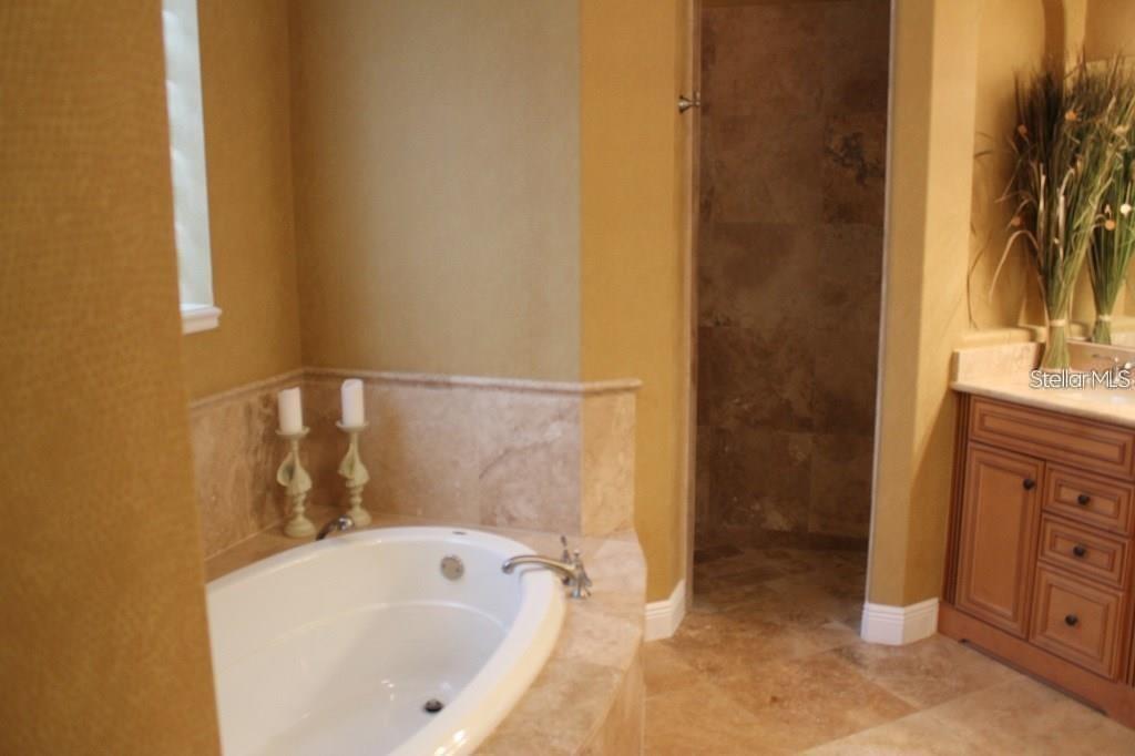 Image 12 of 19 For 8354 Via Rosa