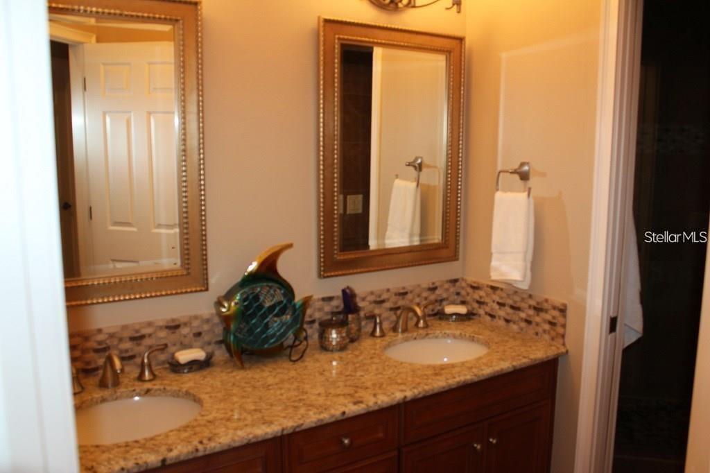 Image 15 of 19 For 8354 Via Rosa