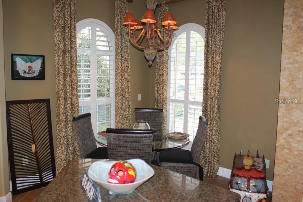 Image 6 of 19 For 8354 Via Rosa