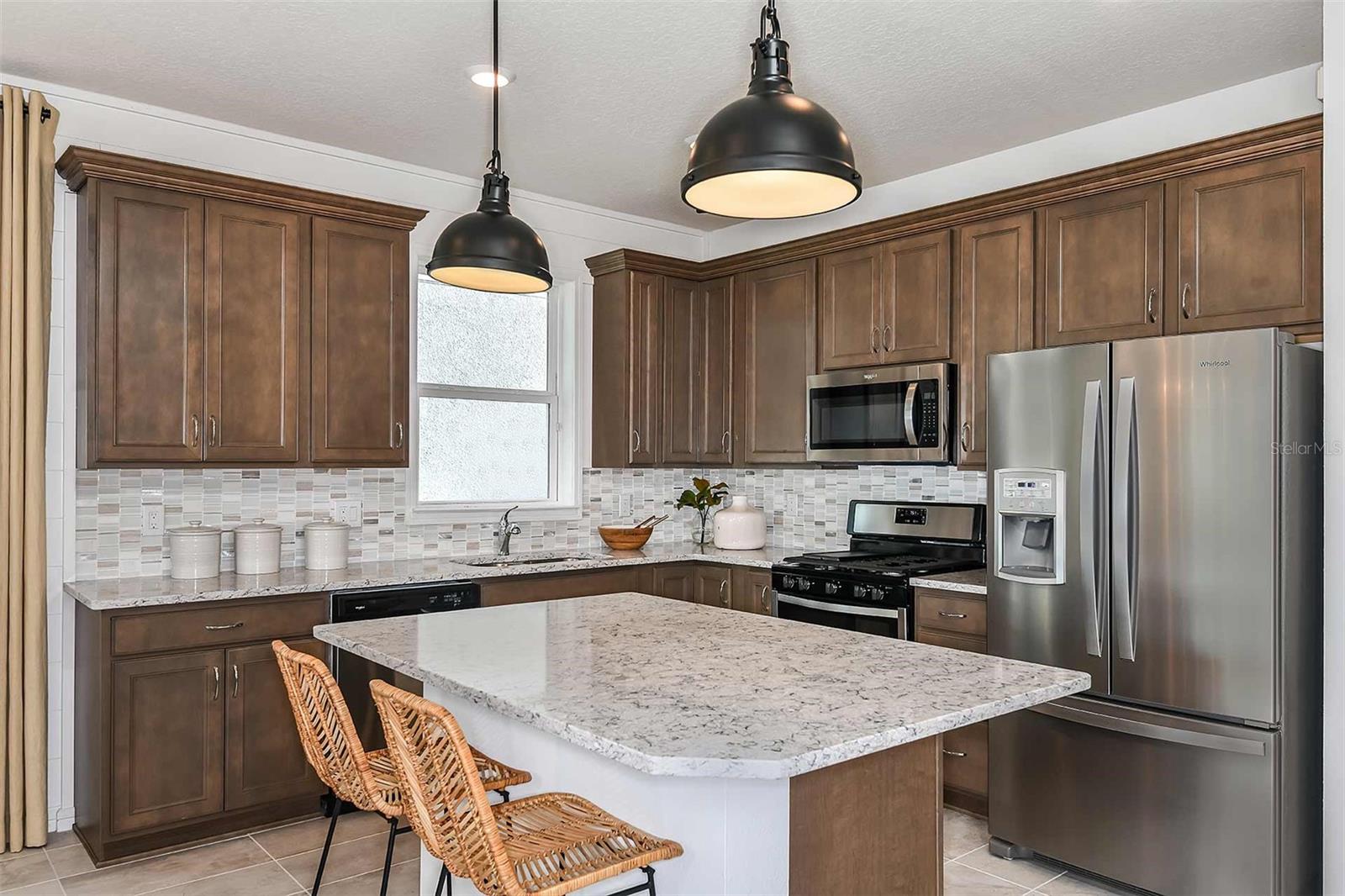 Image 13 of 33 For 2356 Daisy Tree Road