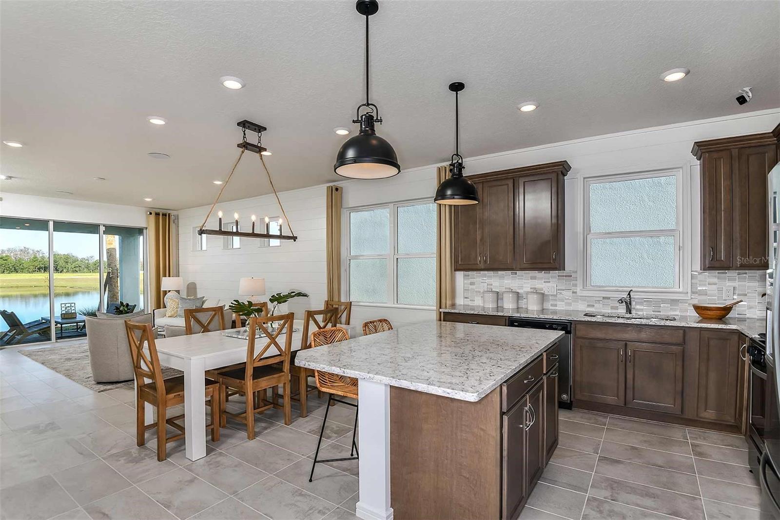 Image 14 of 33 For 2356 Daisy Tree Road