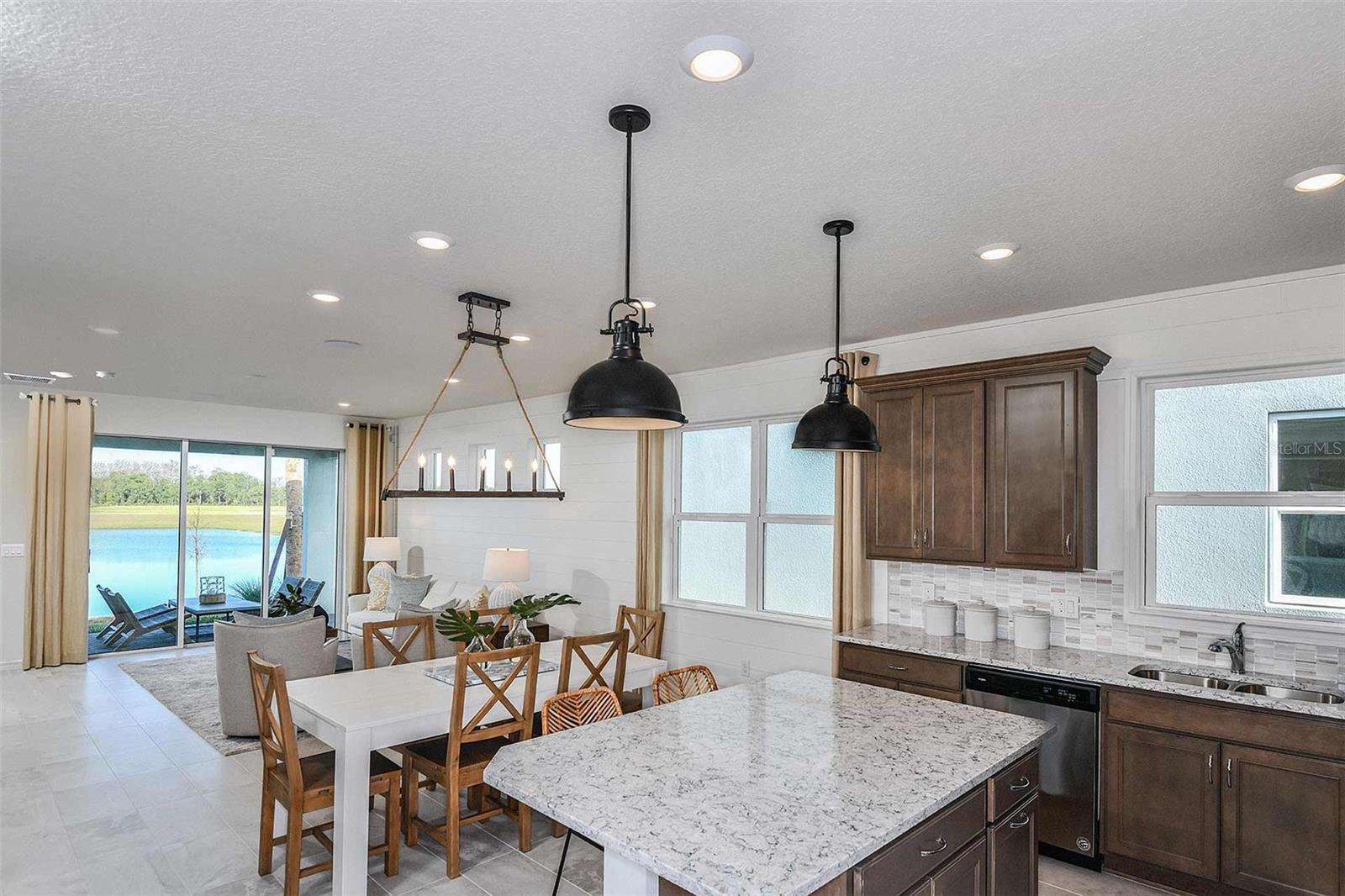 Image 15 of 33 For 2356 Daisy Tree Road