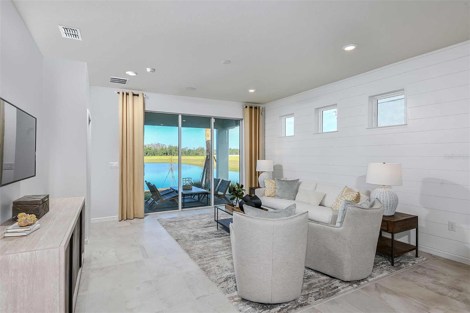 Image 20 of 33 For 2356 Daisy Tree Road